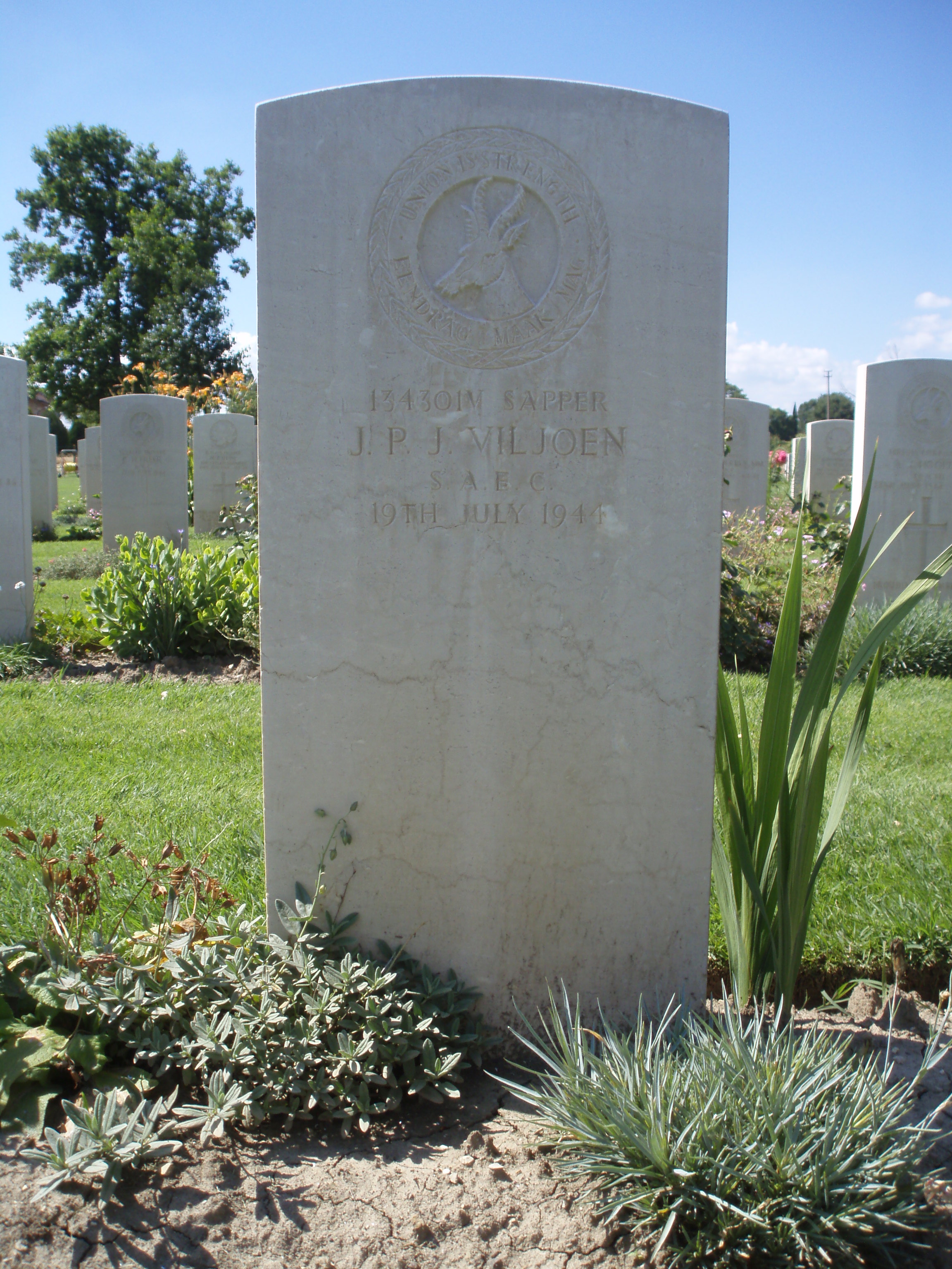 Photo from /search/photos/Italy/ASSISI WAR CEMETERY/viljoen_jpj.JPG